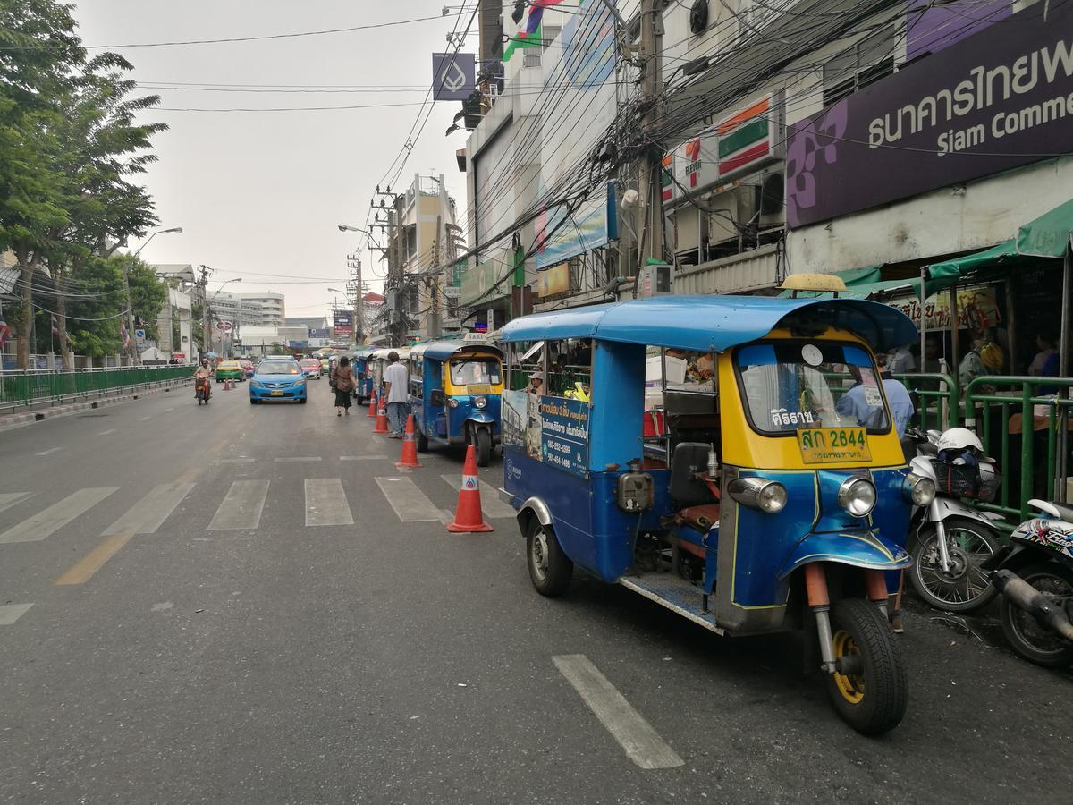 Jl Siriraj Khách sạn *